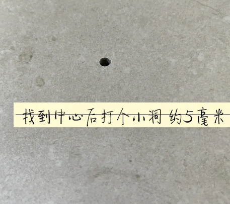 双鸭山瓷砖空鼓维修公司专业解答在瓷砖铺贴过程中，如果砂料搅拌不均匀，将会带来以下问题