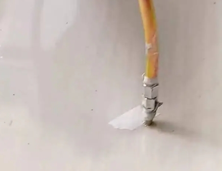 双鸭山瓷砖空鼓维修公司专业解答在瓷砖铺贴过程中，如果使用的砂料过粗（如全部使用了粗砂），可能会导致以下问题